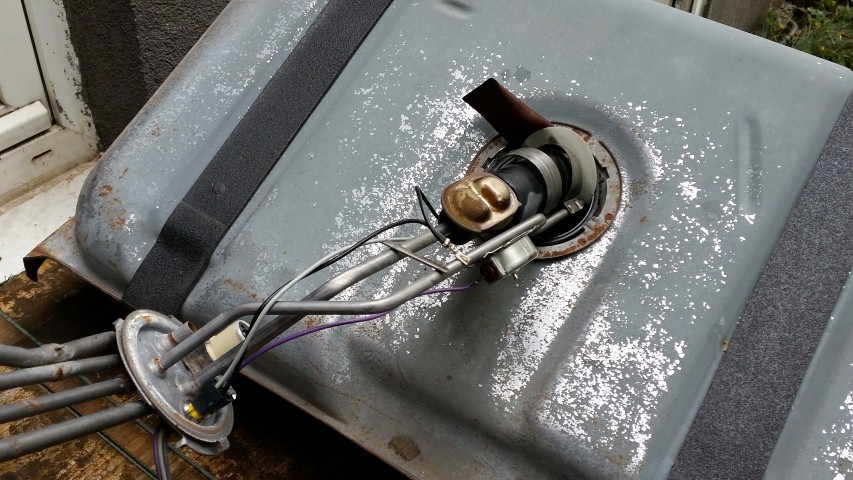 Test der Benzinpumpe und des Benzinpumpenrelais