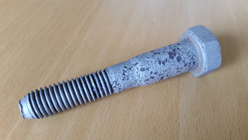 zerfressene Schrauben und Unterbodenschutz